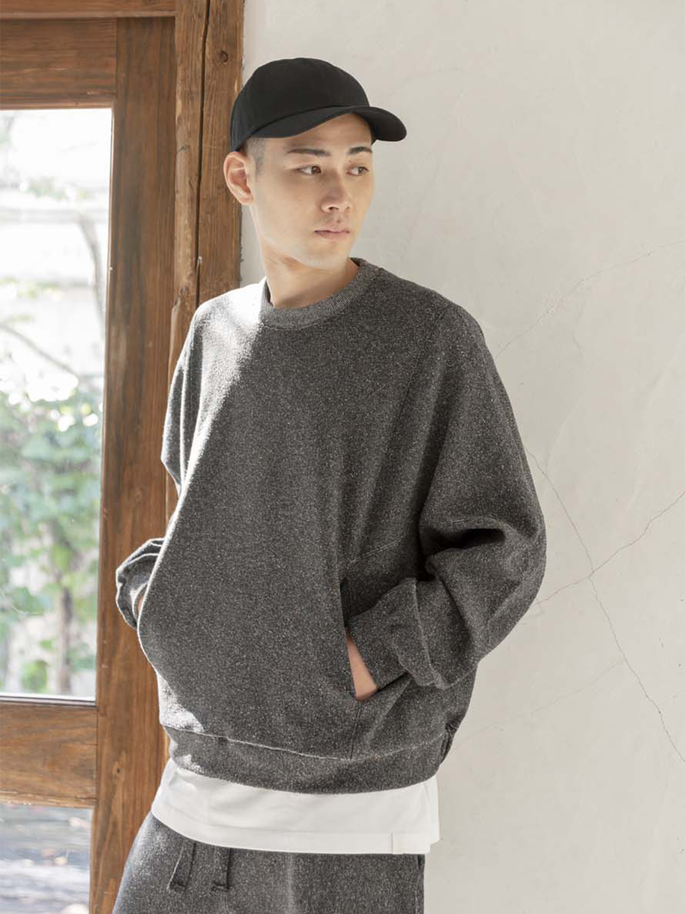 【 UNISEX 】シルク×和紙糸 クルーポケットプルオーバー / 墨黒