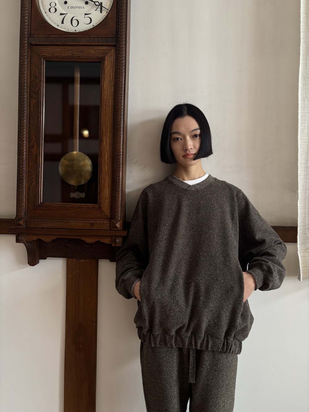 【 UNISEX 】シルク×和紙糸 重ねVネックお尻下プルオーバー / 杢ブラウン