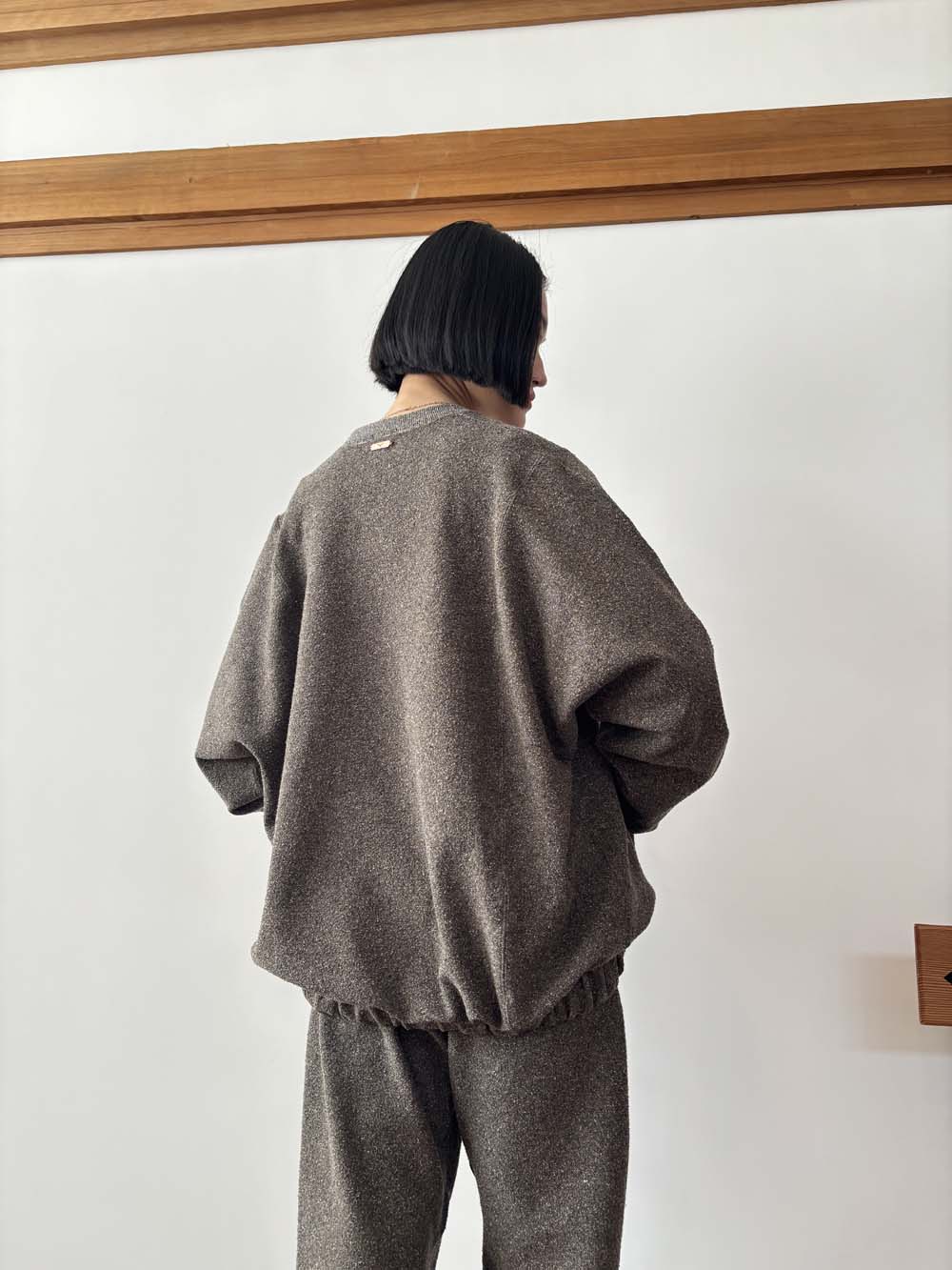 【 UNISEX 】シルク×和紙糸 重ねVネックお尻下プルオーバー / 杢ブラウン