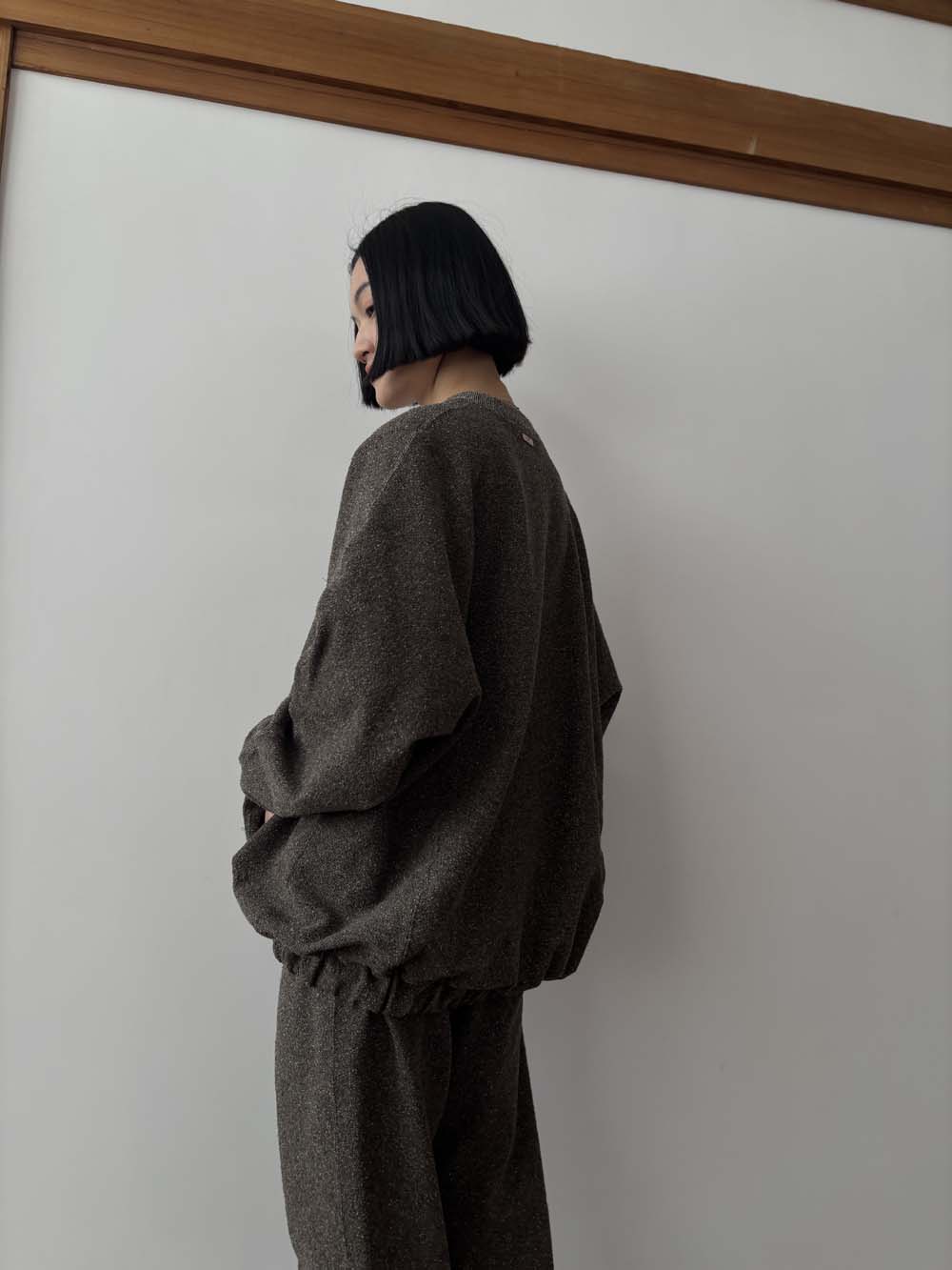 【 UNISEX 】シルク×和紙糸 重ねVネックお尻下プルオーバー / 杢ブラウン