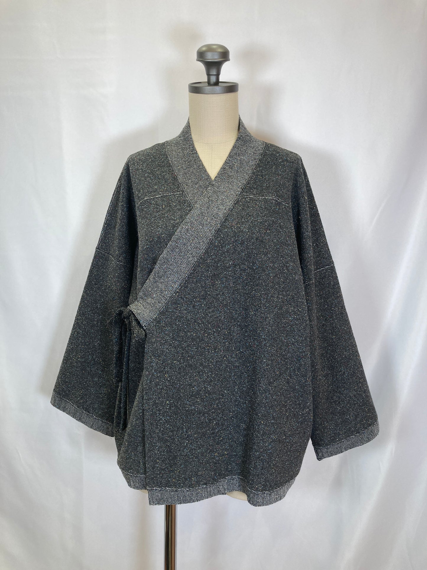 【 UNISEX 】シルク×和紙糸 作務衣上着 / 墨黒