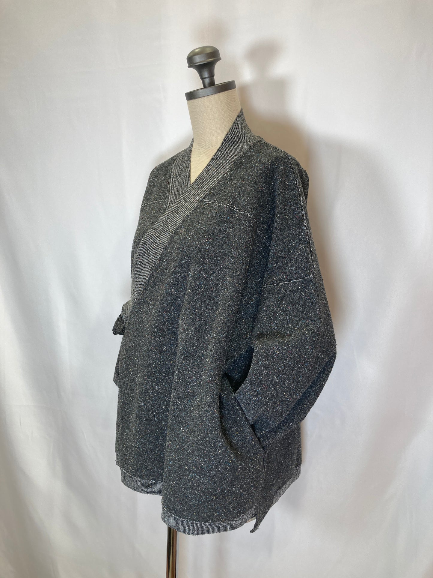 【 UNISEX 】シルク×和紙糸 作務衣上着 / 墨黒