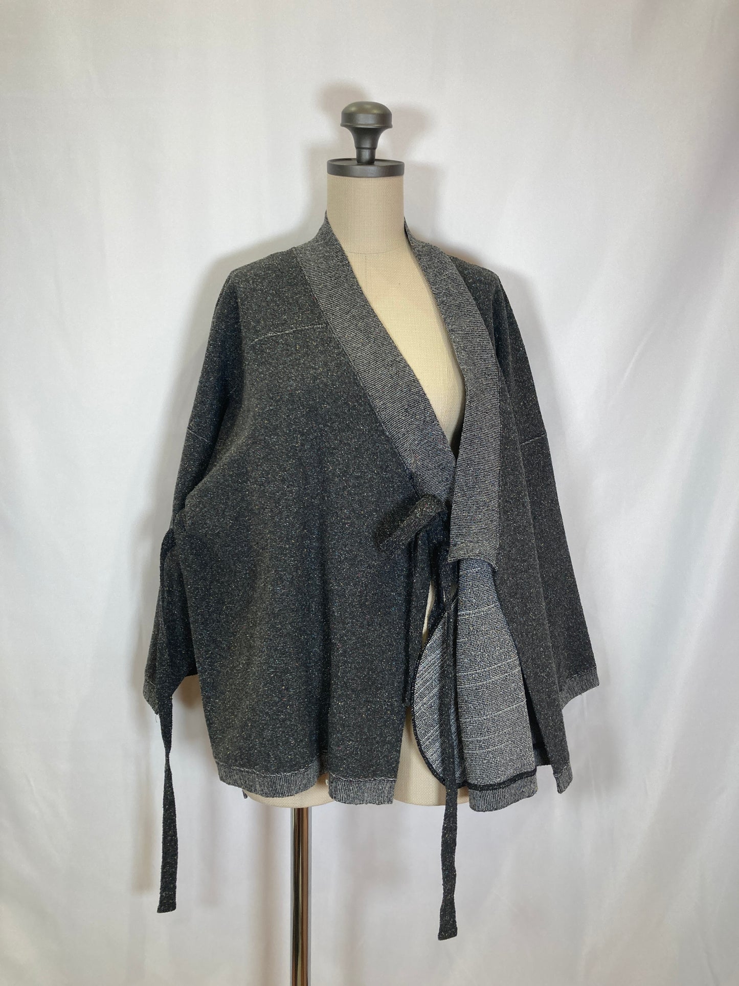 【 UNISEX 】シルク×和紙糸 作務衣上着 / 墨黒