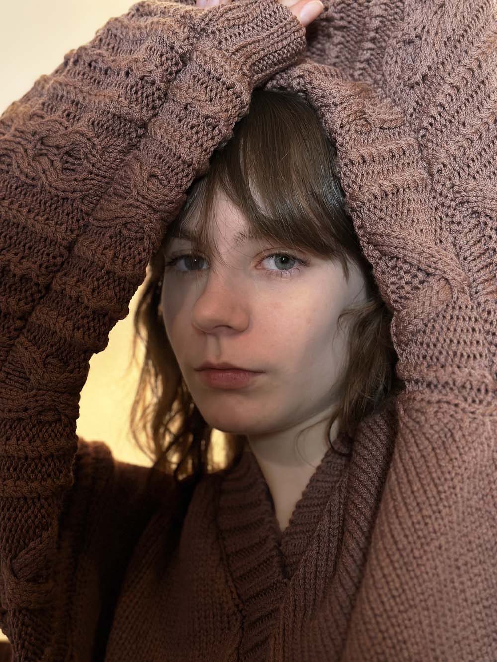 縄編みスリーブYネックウールセーター / ダスティーピンク