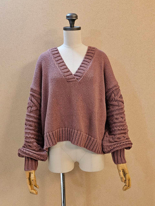 縄編みスリーブVネックウールセーター / ダスティーピンク