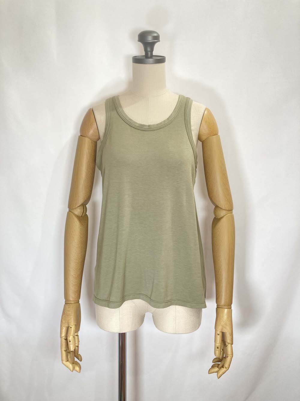 温度調節Uネックタンクトップ / F size 【Out last】